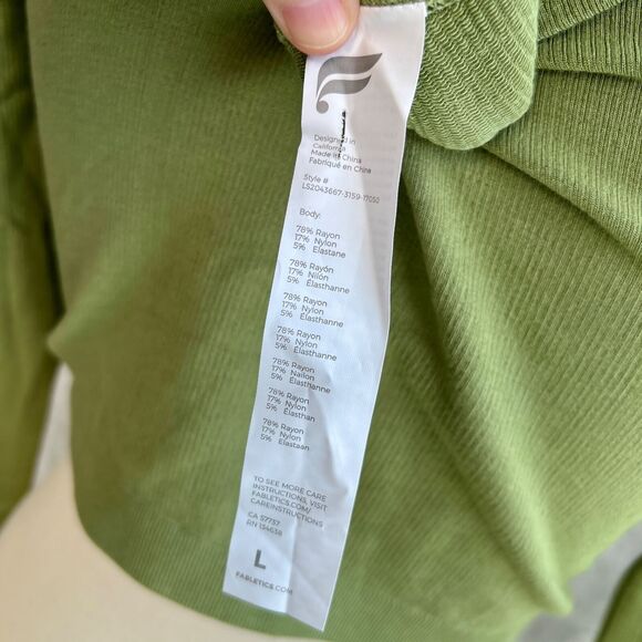 Fabletics Kinsley Seamless Cropped Long Sleeve Top L Hazel Green Athleisure - Picture 6 of 9
